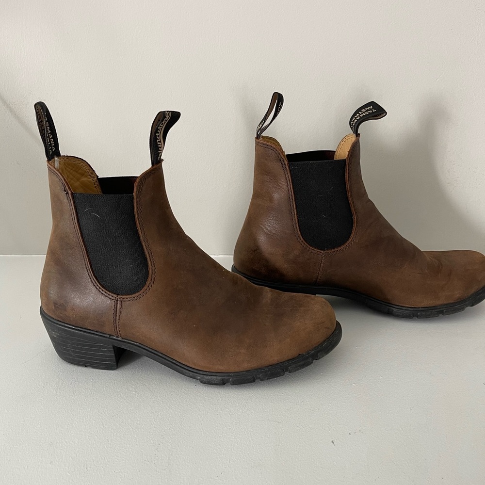 Blundstone 1673 Antique Brown US 9 EU 39. Gently worn!